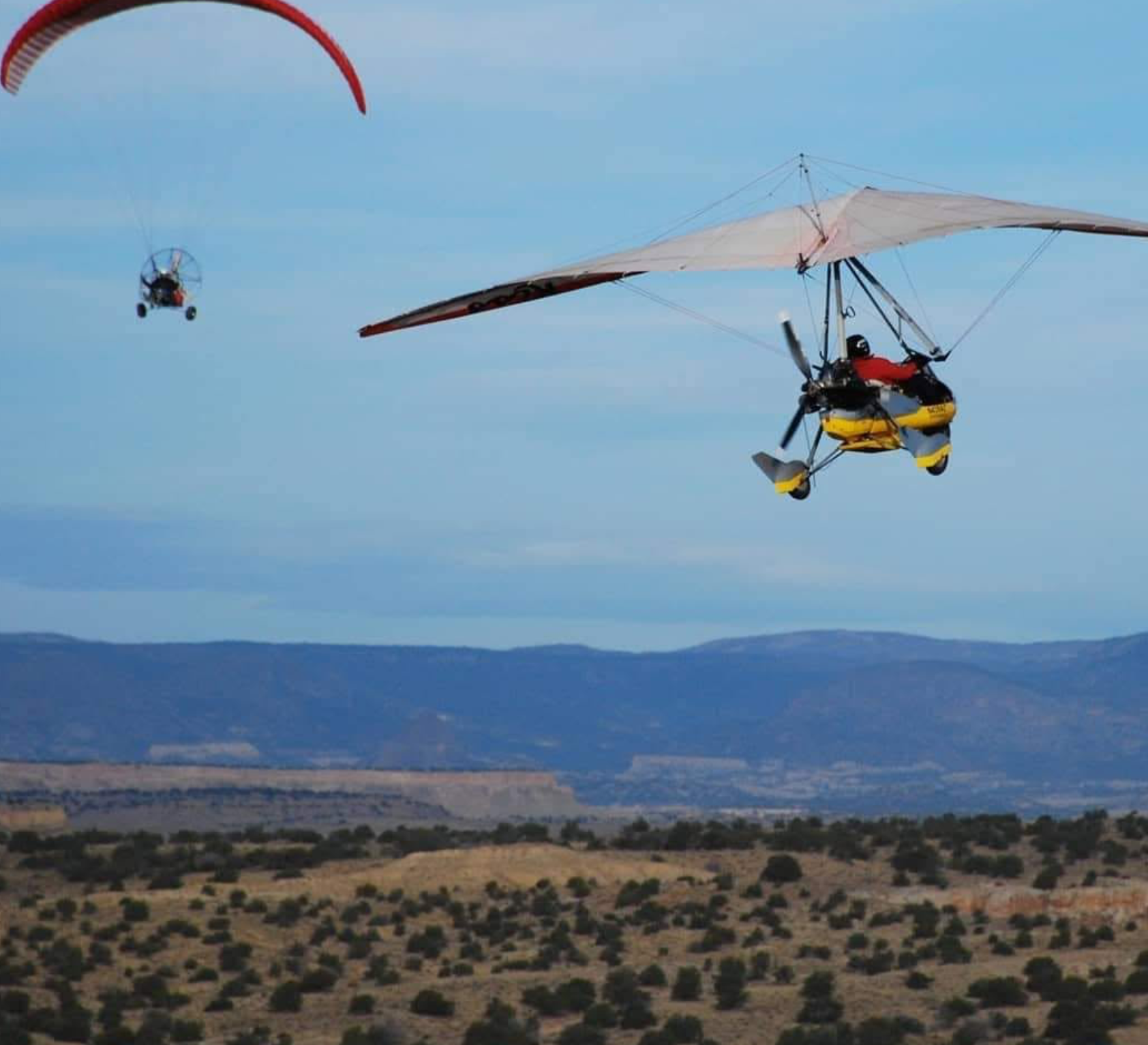 Ultraligero en pleno vuelo